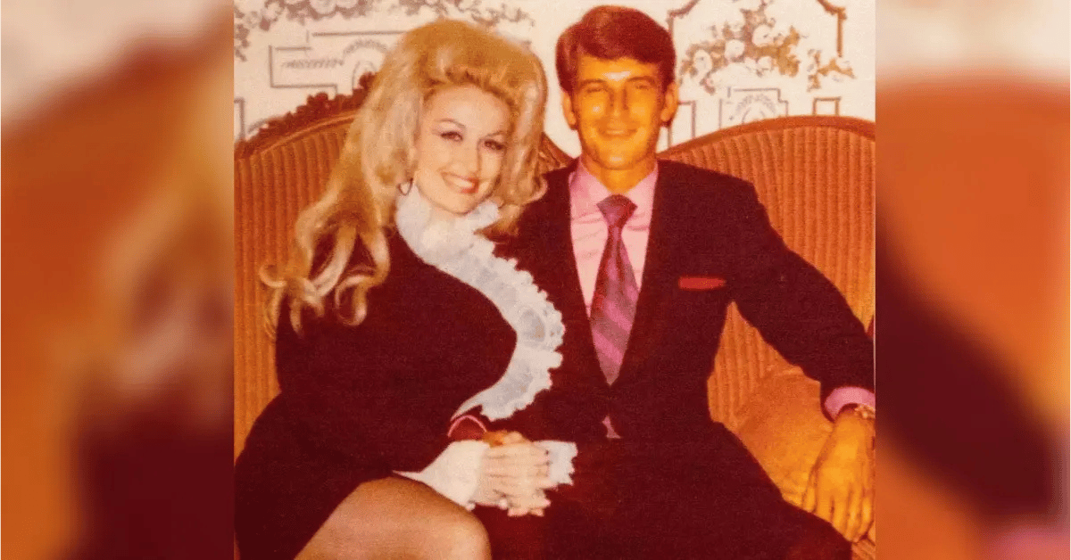 dolly-parton-health-fears-dollywood-cancelation-4-1758208072324 Photo of Dolly Parton and Carl Dean