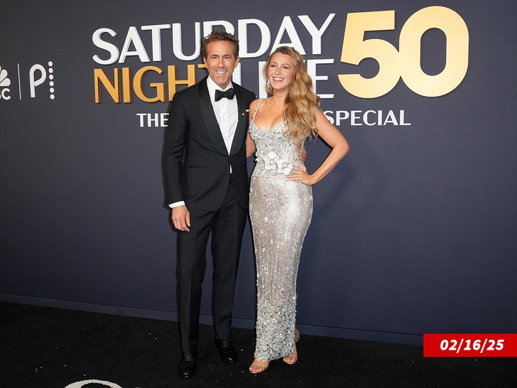 e09a0d1bb1cb4f0eb2c51974d7b7cea7_md blake lively and ryan reynolds at snl 50 getty 3