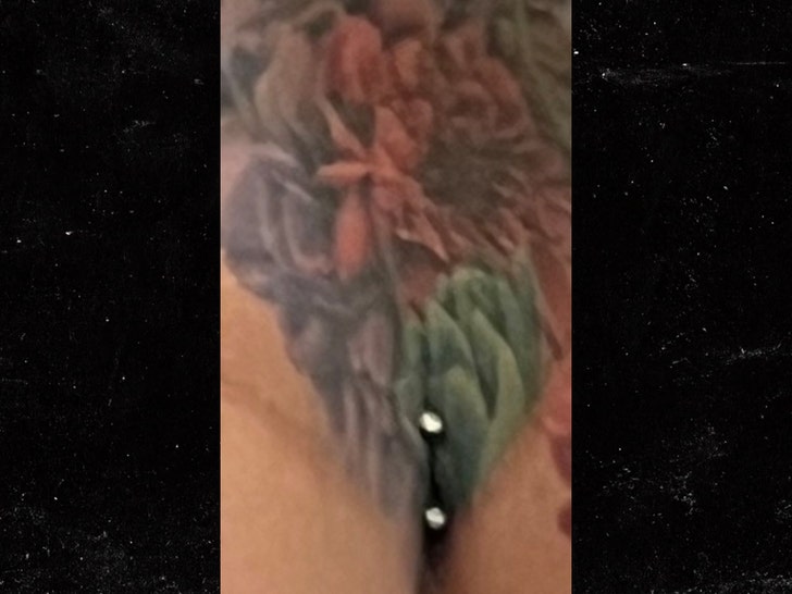 e102a76f3e4845899ddaadefb1a65584_md Cardi B Reveals Proof Of Her New Butt Crack Piercing