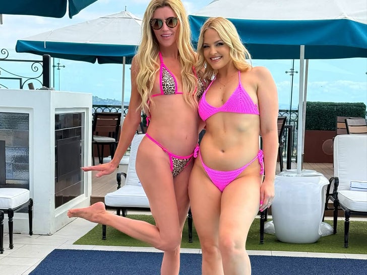 e1949a4eb2eb4a0ebe4360f5de6fa21f_md Brandi Glanville And Alexis Texas Are Lookin' Pretty In Pink Bikinis!