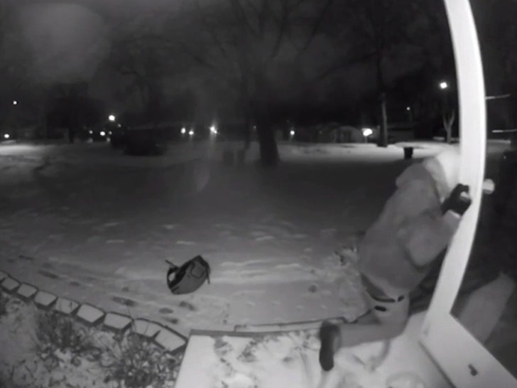 e31da411aa794c88bdf59be77d39c7d9_md 012925-home-invasion-primary-3