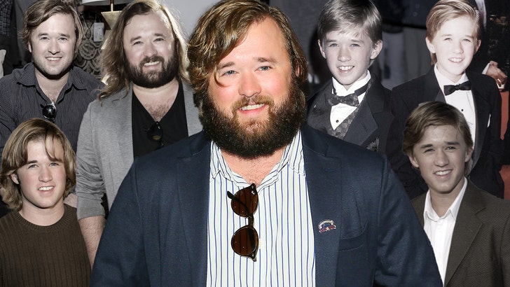 e3256aefd65e444589d1023ac8214a28_md haley-joel-osment-timeline-video-thumbnail