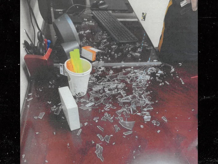 e34dc5d2accb420fb4945911153c3370_md Chief Robert Farley evidence photos