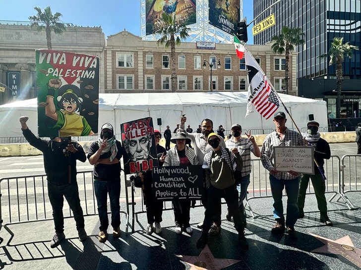e3aa53524bd644c8b5424ebfee67bb13_md Israel and Palestine Protestors Clash at Gal Gadot Hollywood Walk of Fame Ceremony