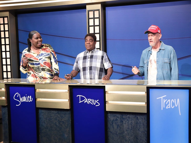 e4349945dd1449a29085657dee4b086e_md-1 tom hanks SNL50: The Anniversary Special maga hat