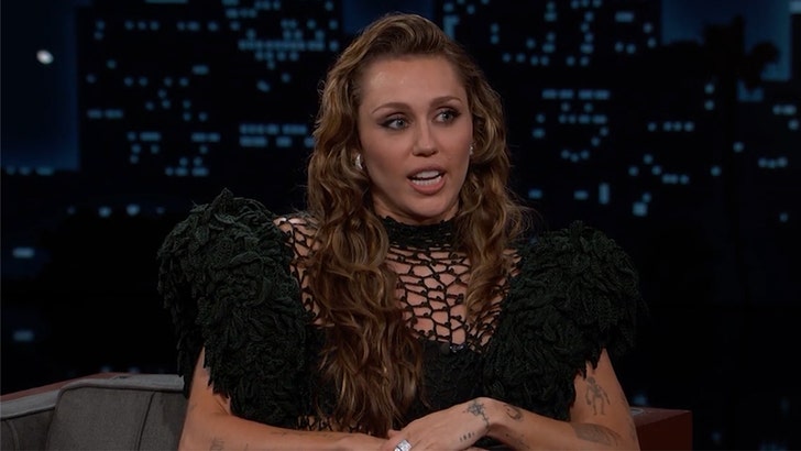 e5e34febce4948198c80483e9b4eeceb_md 052325_miley_cyrus_kal