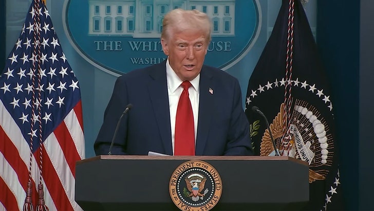 e6f1de76e80647ce8d7e39f1647b823d_md 013025_donald_trump_buttigieg_kal