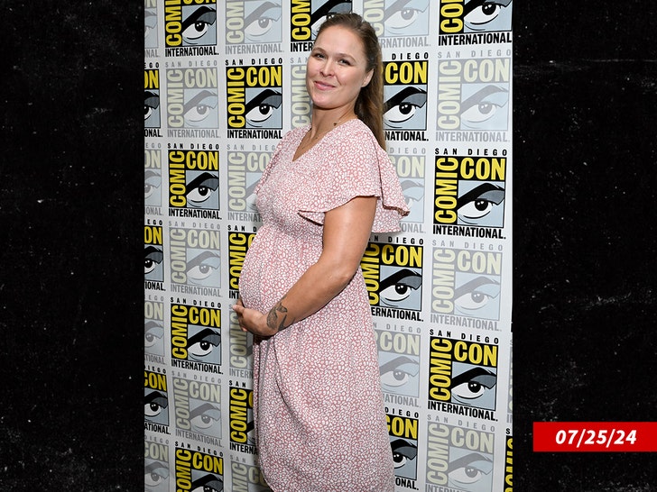 e7f5e37350af49489e5abb0728164c1c_md ronda rousey