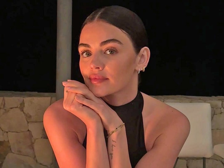 e8516b7acaf64251b4ff0368f35add3d_md Lucy Hale Hot Shots