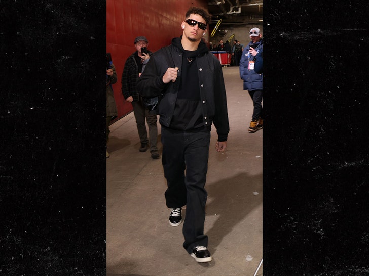 e8efc264f9314ad0b22ba458a7dec3b4_md patrick mahomes