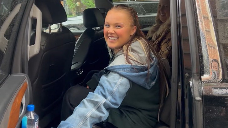 e9760a3432524f3586147b310bfe04e0_md 051425_jojo_siwa_KAL_v2