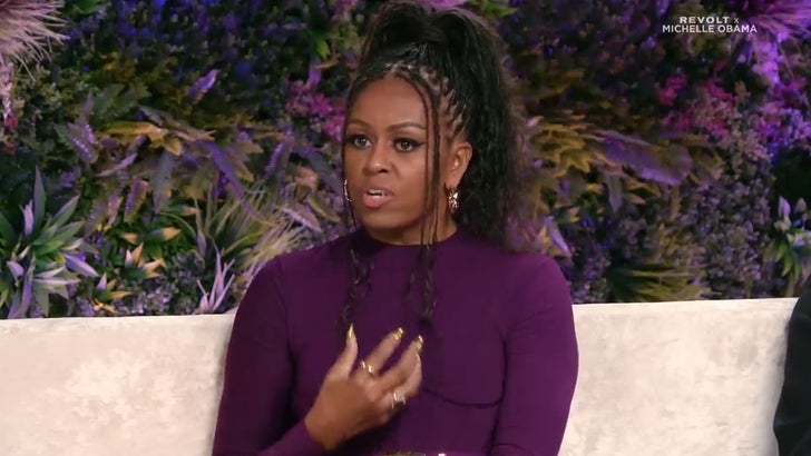 ead1081d52bf4a29960bd67ed128bad3_md 122922-michelle-obama-kal