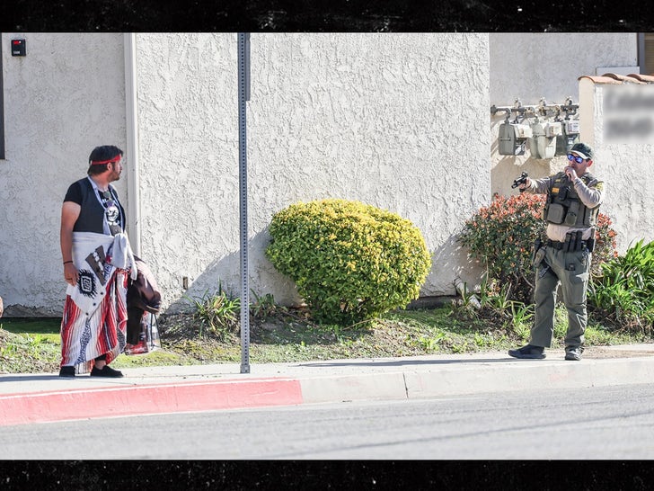 eaea0e0e6f724d6aa260fc91929be530_md 0319-Man-Arrested-Outside-Of-Kylie-Jenner-Office-Building-PRIMARY-3