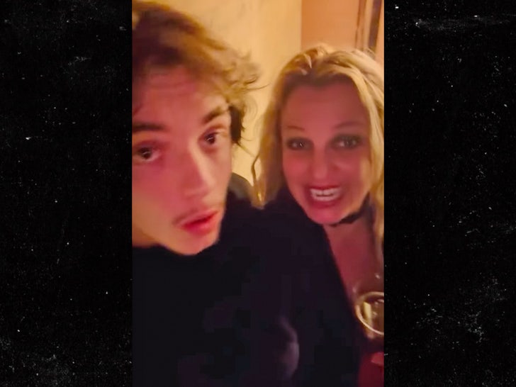 eb636eb2759b46519b8ba5f413c40a3e_md-2 britney spears jayden federline sub instagram