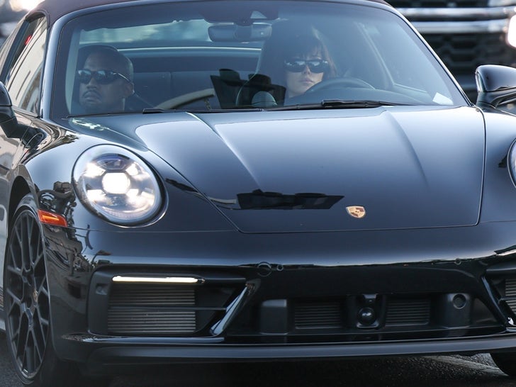 0618-Bianca-Censori-Kanye-West-Porsche-SUB