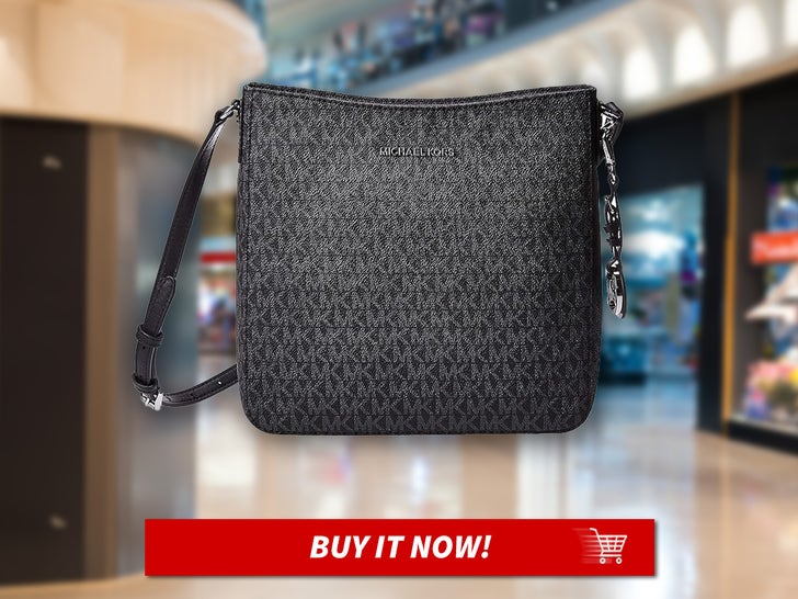 ece02e5e13754e97bdb6032e2d2c0ec9_md Michael-Kors-Jet-Set-Travel-Large-Messenger-Black-One-Size-MAIN