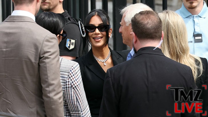 ed7cfec682924128b6e3982526fa113e_md 052325_tmz_live_kim_kal