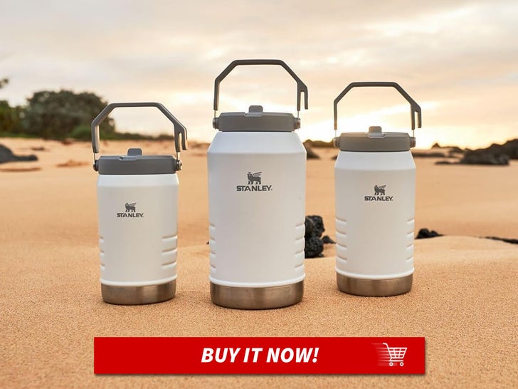 edc3cfc3512a46c4a879e14ade124b17_md Stanley-IceFlow-Flip-Straw-Jug-with-Handle-40-oz-MAIN