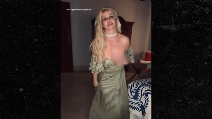 ee32e3b16fb64df1921e35ea632298f3_md britney-spears-kal-05-30-2025