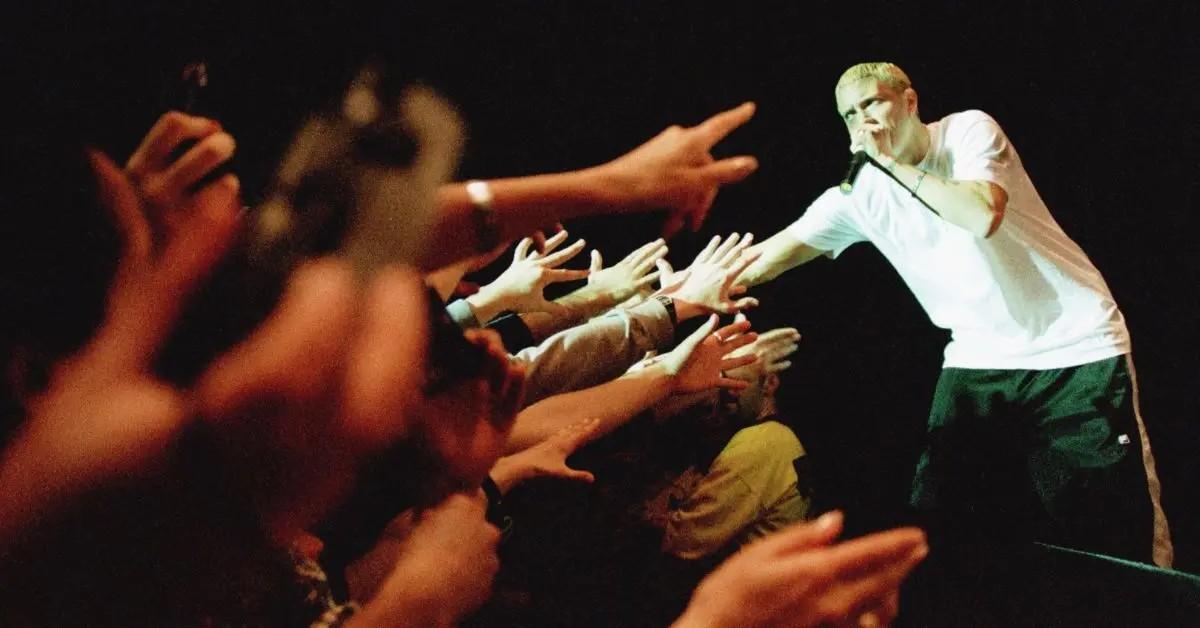 eminem-and-fans-1761252942828 photo of Eminem