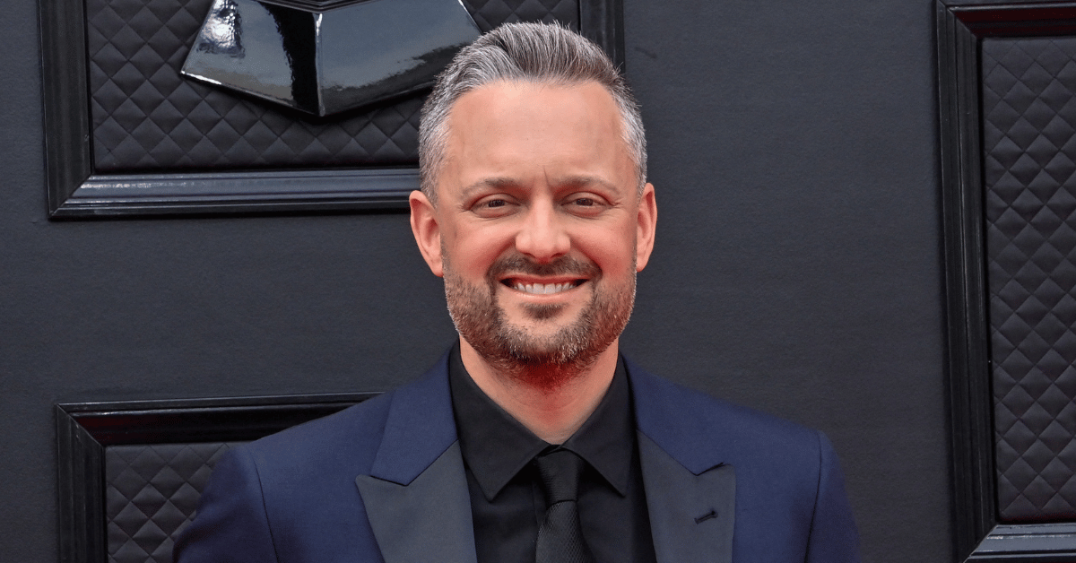 emmys-2025-nate-bargatze-cbs-joke-stephen-colbert-1757896181396 Photo of Nate Bargatze