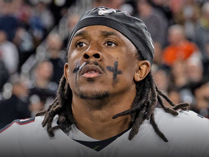 f1baffc1d7b842a4a7f255347a3bc620_md antonio hamilton falcons main