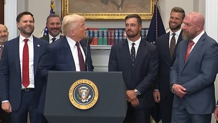 f23abf1ad30b49489d6da1e995870772_md 073125_trump_butker_kal