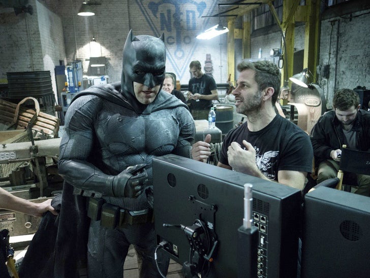 f25cea2079084317909a5a45edd0f6a6_md Ben Affleck As 'Batman' Behind The Scenes