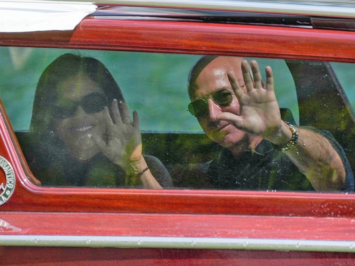 jeff bezos lauren sanchez ap