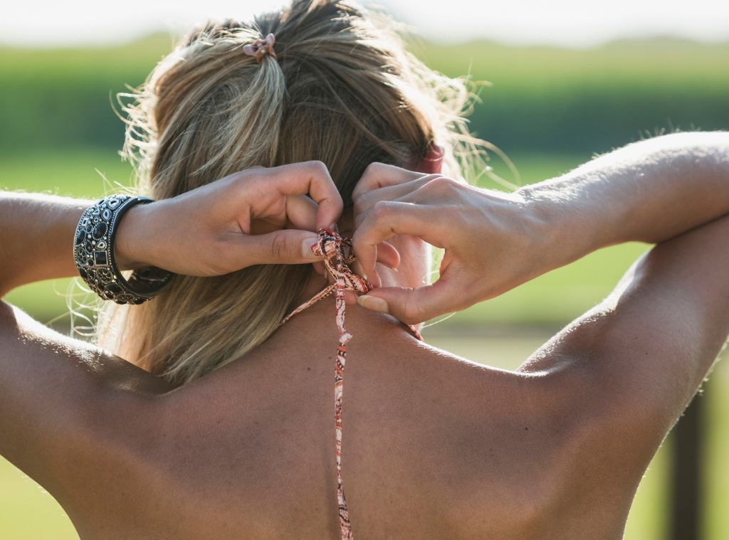 f2dcdb9f-c466-4ff4-9328-3191d80602dc_1746644062 How To Banish Chest and Back Acne for Good This Summer, According to a Dermatologist main image