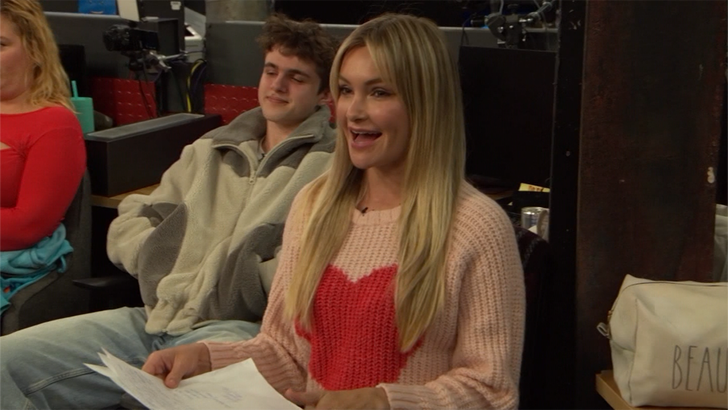 f4d1e8826c23481f87ebfe9132130560_md aurora