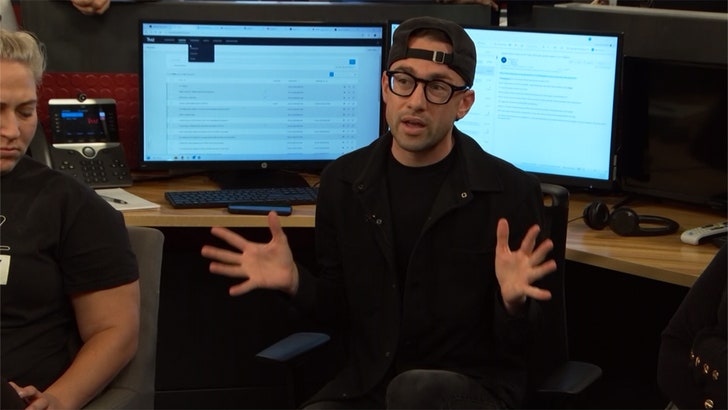 f55334c7232442998461c5222a3bf5a5_md 120324_tmztv_andy