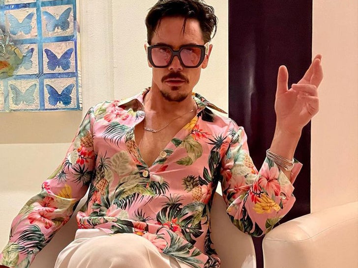 f5cb48f9d3cd4f7c89033743ed1af647_md Tom Sandoval Hot Shots