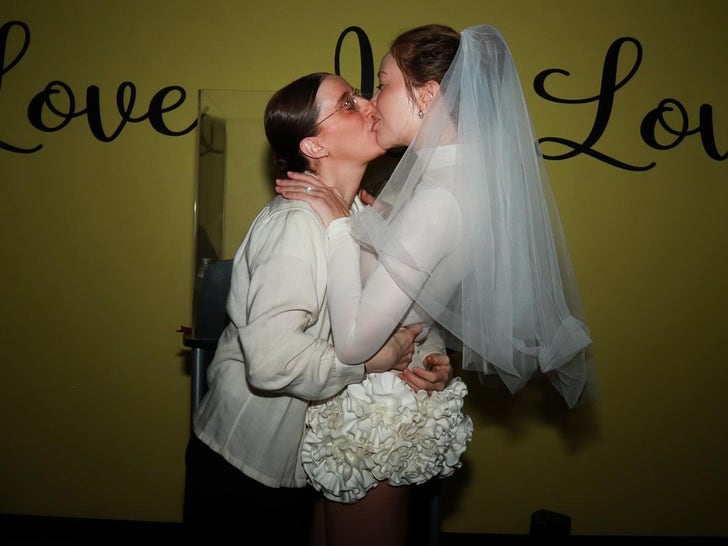 0415-Gabby-Windey-Robby-Hoffman-Wedding-Photos-primary-4