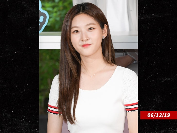 f8e630bd40324b50868f48eb94154a63_md-2 Kim Sae-ron