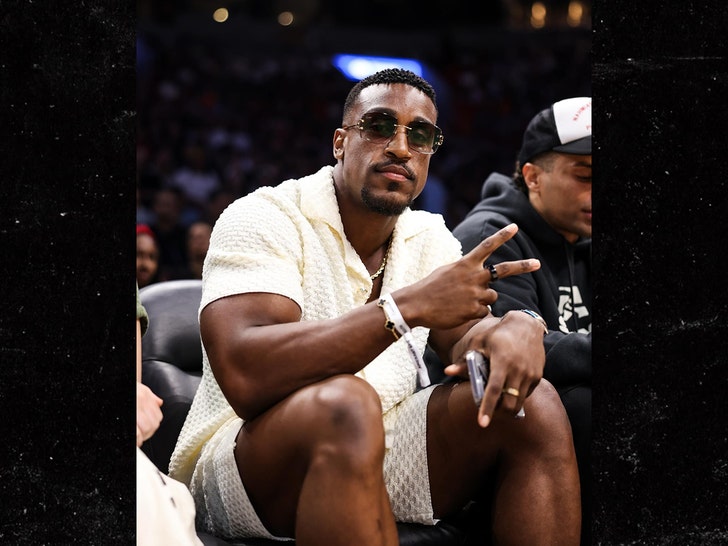 ashton-hall-courtside-miami-heat-ig-1