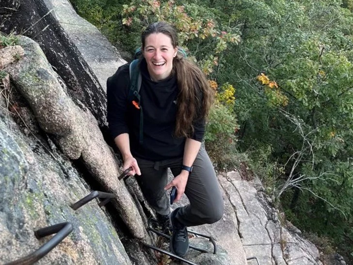 fbd06b22434d4cfb88cc6168c0052cbb_md Capt Rebecca Lobach 1