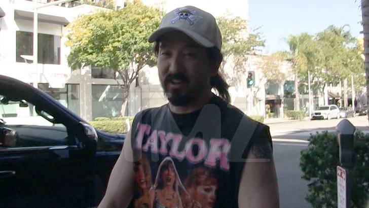 fd666f861ab6420bbe3ee10af2aca97e_md 073025_steve_aoki_kal