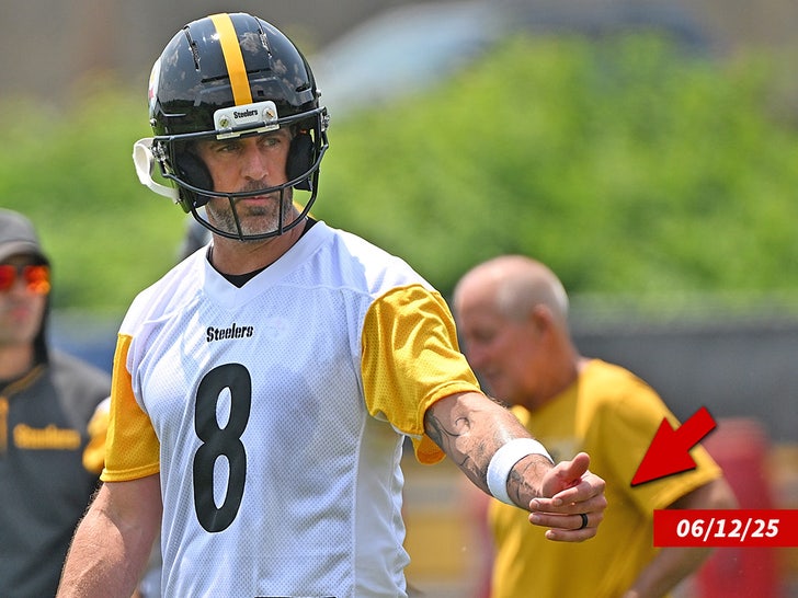 aaron rodgers ring steelers sub getty swipe