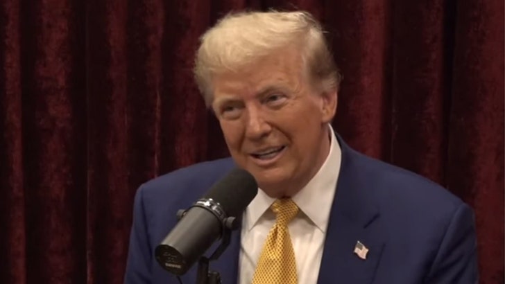 ff3e2171ace14b259fdde3d69b5cd597_md 102624_donald_trump_joe_rogan-kal