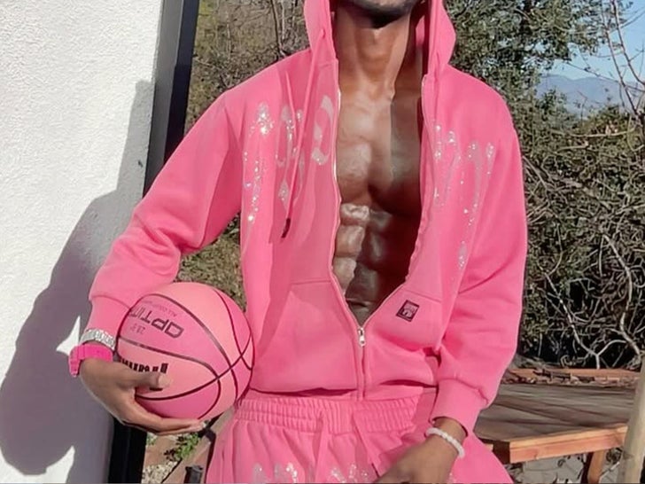 ff5772b5ed3b4ca9b702794728a054fa_md Lil Nas X's Hot Shots
