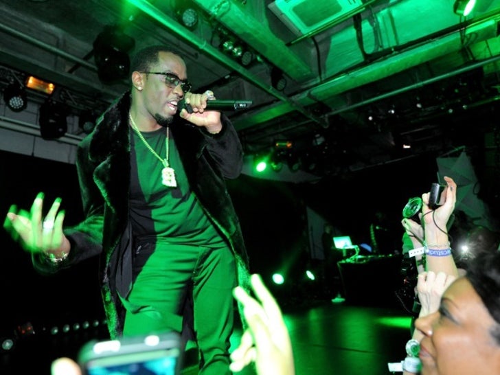 ffdd5c5fc8ee57a68e000c7579e50568_md Diddy Performance Photos