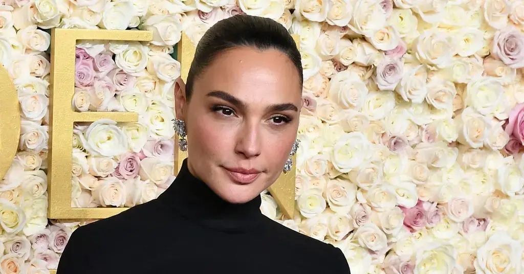 gal-gadot-pressure-speak-out-israel-snow-white-movie-flop-3-1755458740264 gal gadot pressure speak out israel snow white movie flop