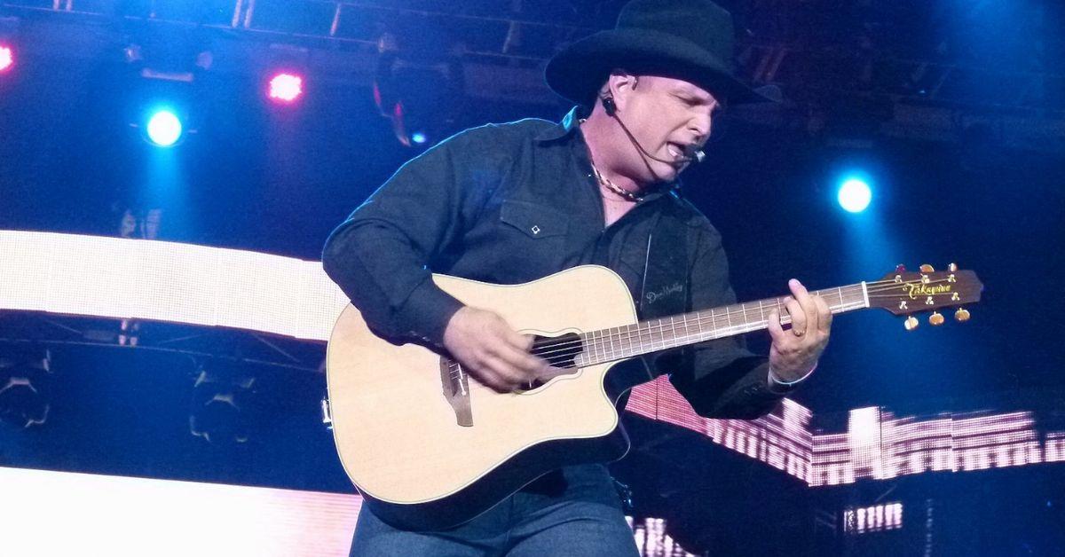 garth-brooks-only-show-tickets2-1757099463134 Photo of Garth Brooks