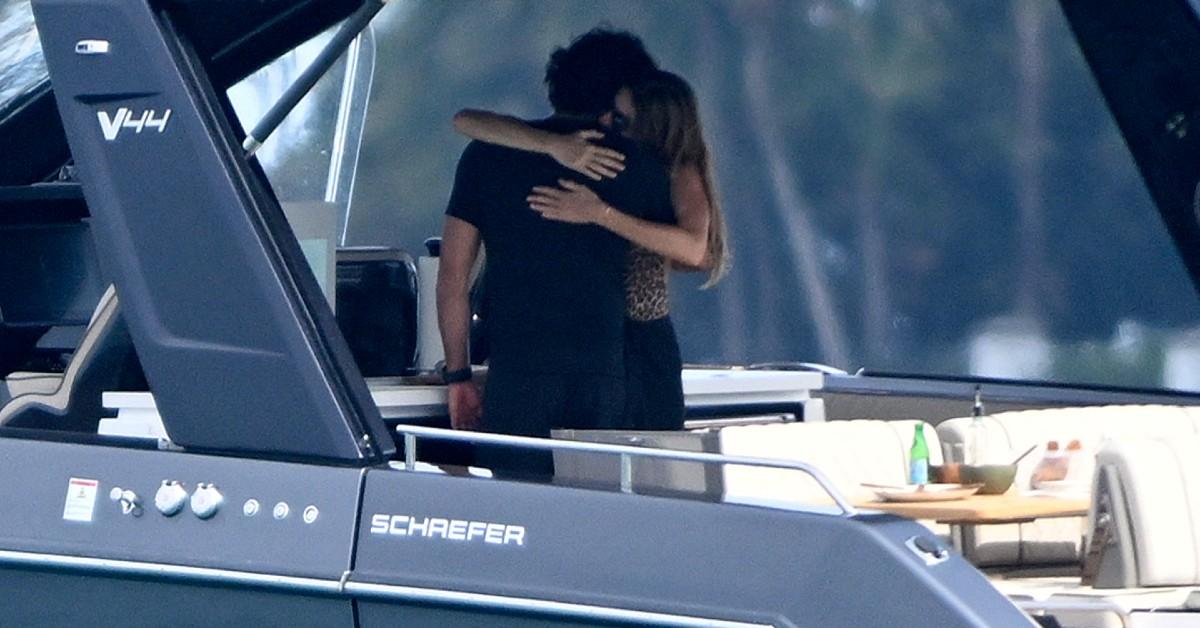 gisele-joaquim-valente-pda-boat-miami-5-1742823598722 gisele joaquim valente pda boat miami