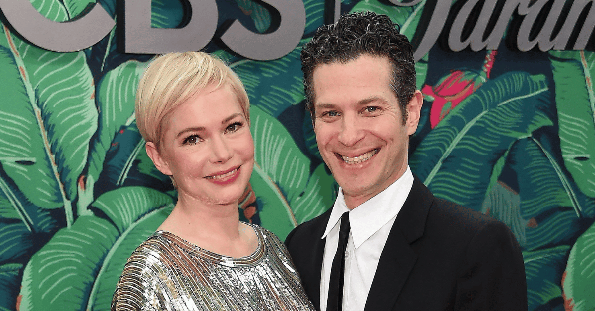 inside-michelle-williams-healing-journey-17-years-after-heath-ledgers-death-2-1757444696795 Photo of Michelle Williams and Thomas Kail