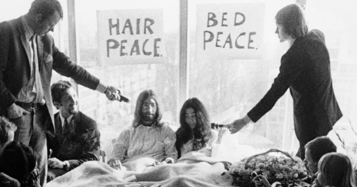 john-lennon-death-bombshell-exposes-ex-fbi-boss-assassination-plan-2-1760027809069 Photo of John Lennon and Yoko Ono