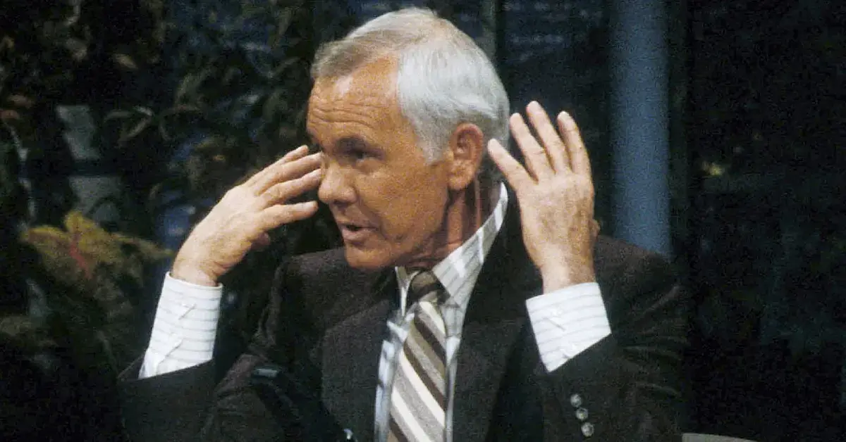 johnny-carson-death-threat-exposed-pp-1761067157768 Photo of Johnny Carson
