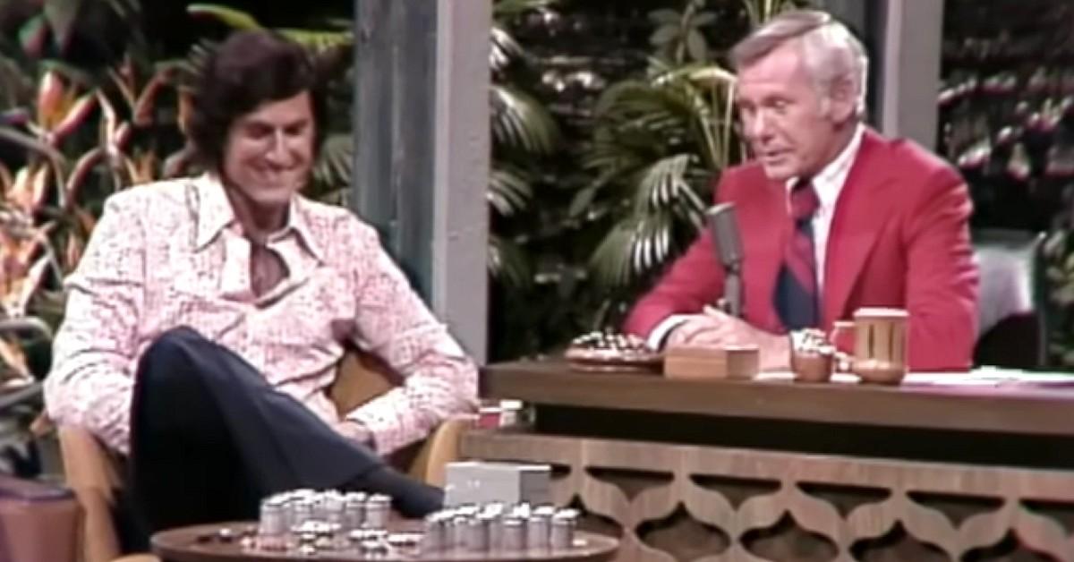 johnny-carson-kept-secret-list-of-banned-guests4-1761157316694 Uri Gellar on Johnny Carson show.