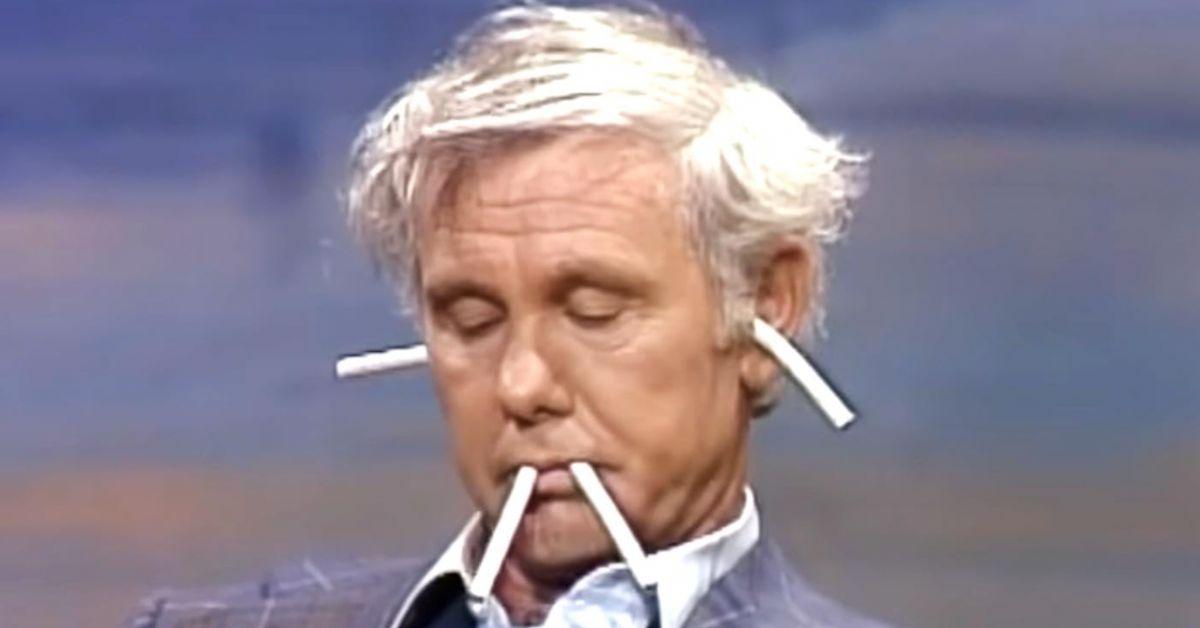 johnny-carson-smoking-habit-1761237942819 Photo of Johnny Carson